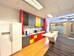 United Square (D11), Office #582818681